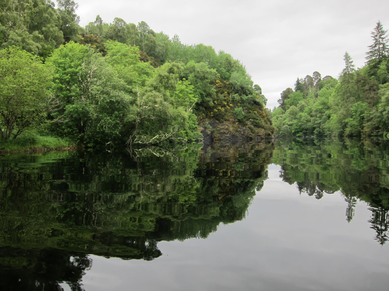 spiegelglattes Wasser vor mir