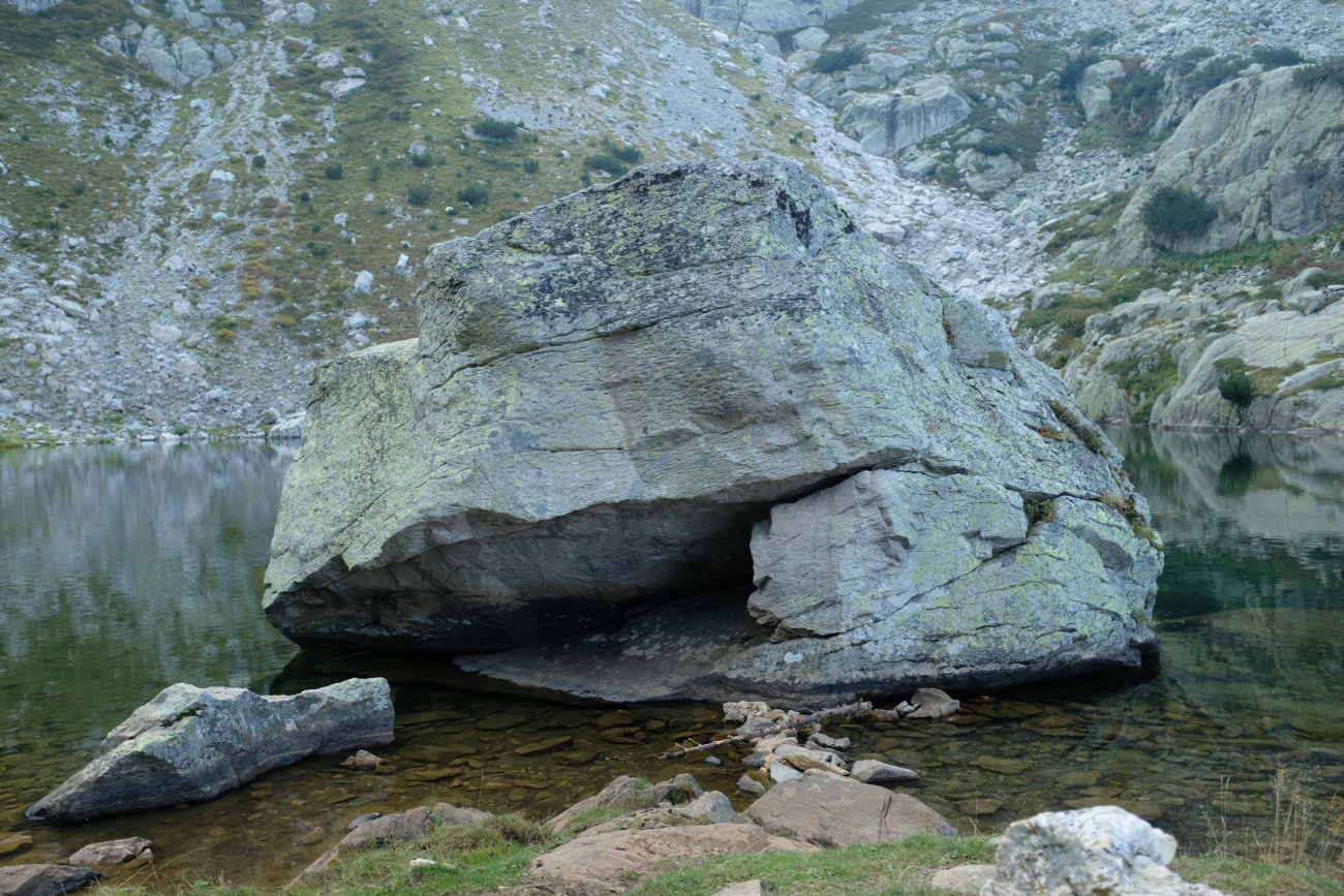 Felsen am See
