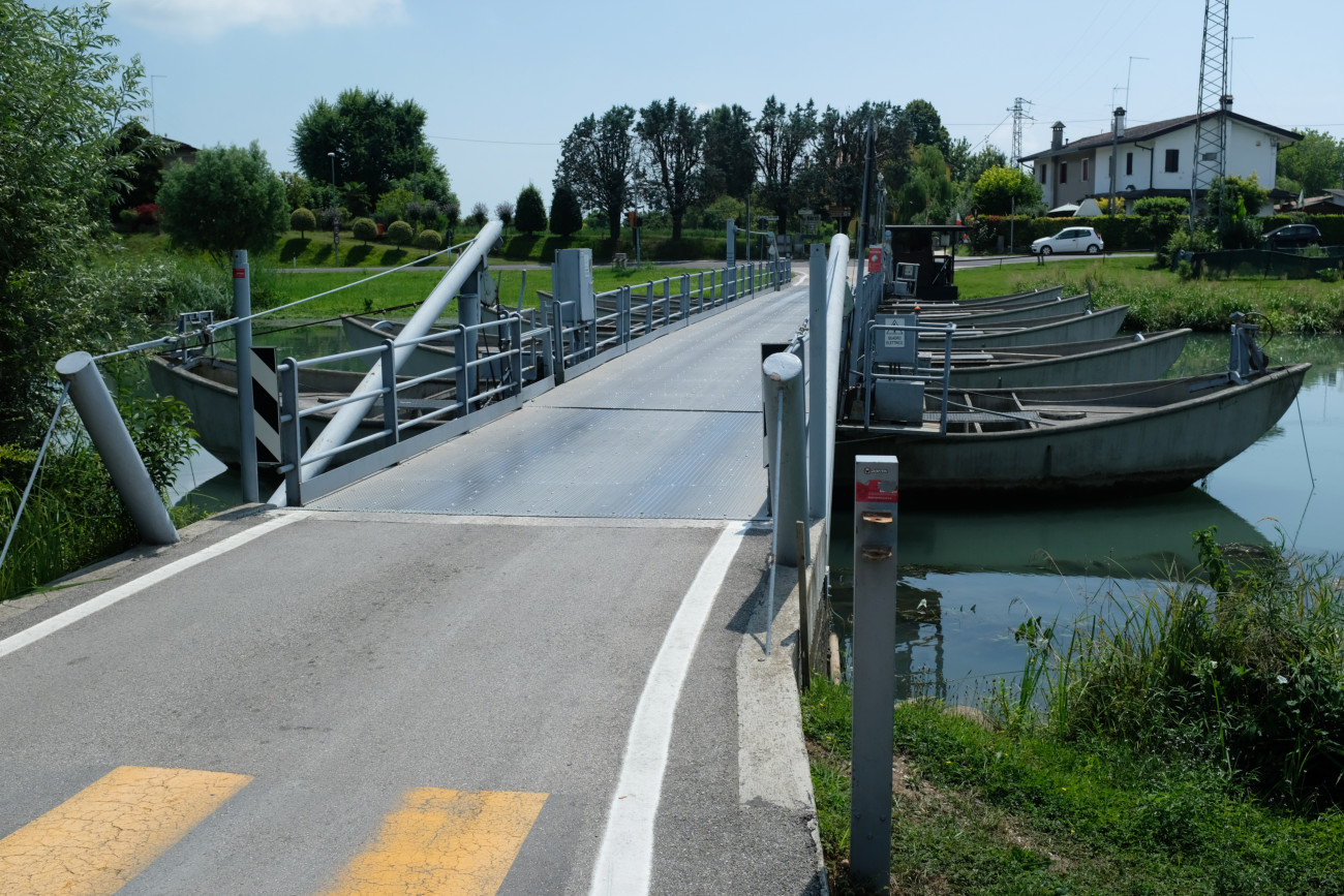 Pontonbrücke