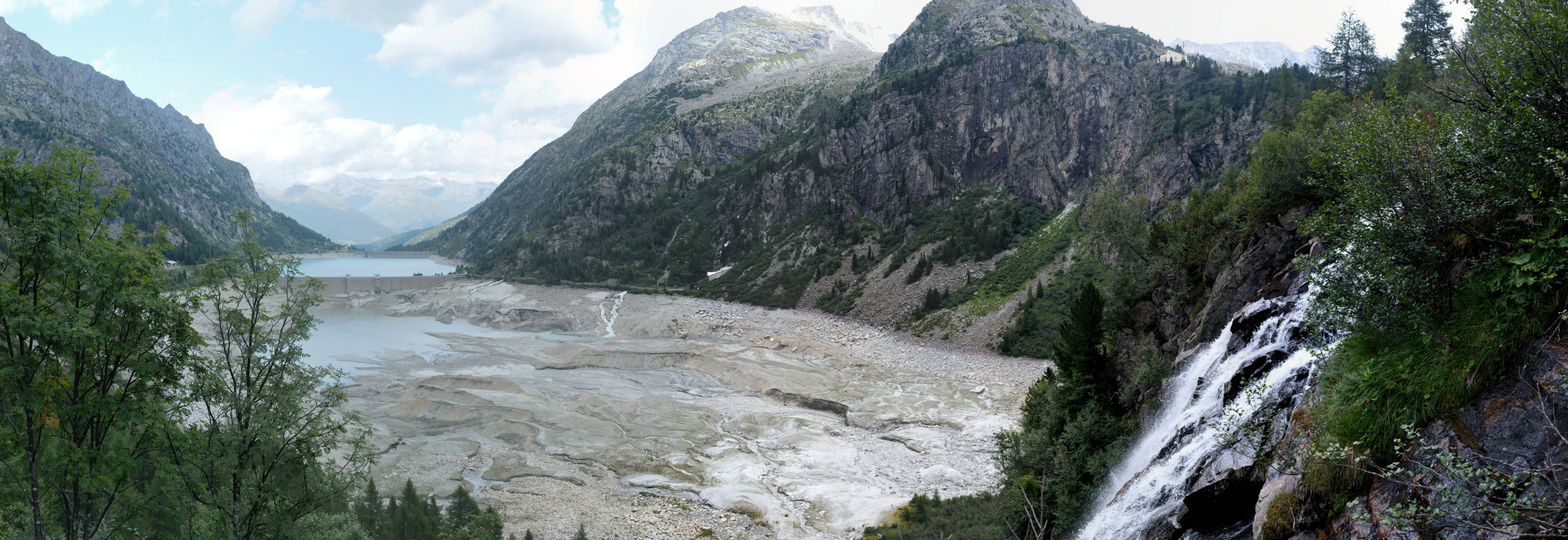 zwei Seen und Wasserfall