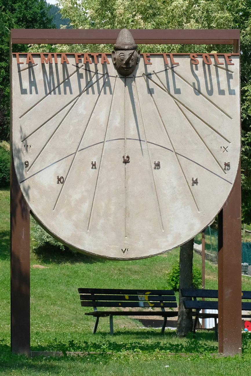 Sonnenuhr 57 in Monclassico