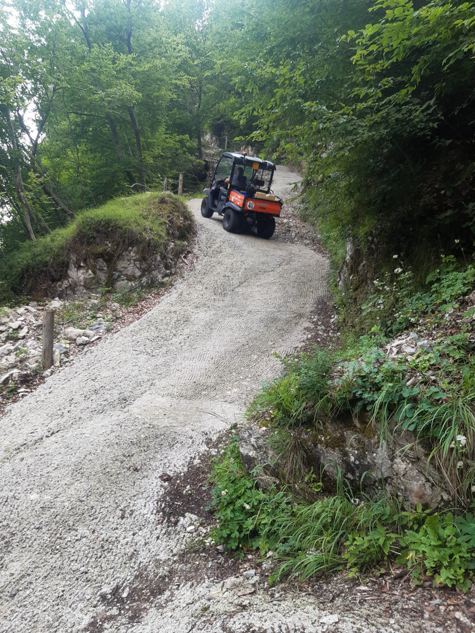 Warum kippt der nicht um?