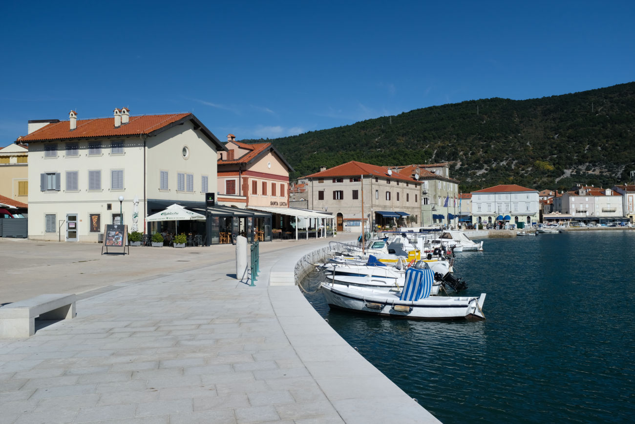 Strandpromenade in Cres