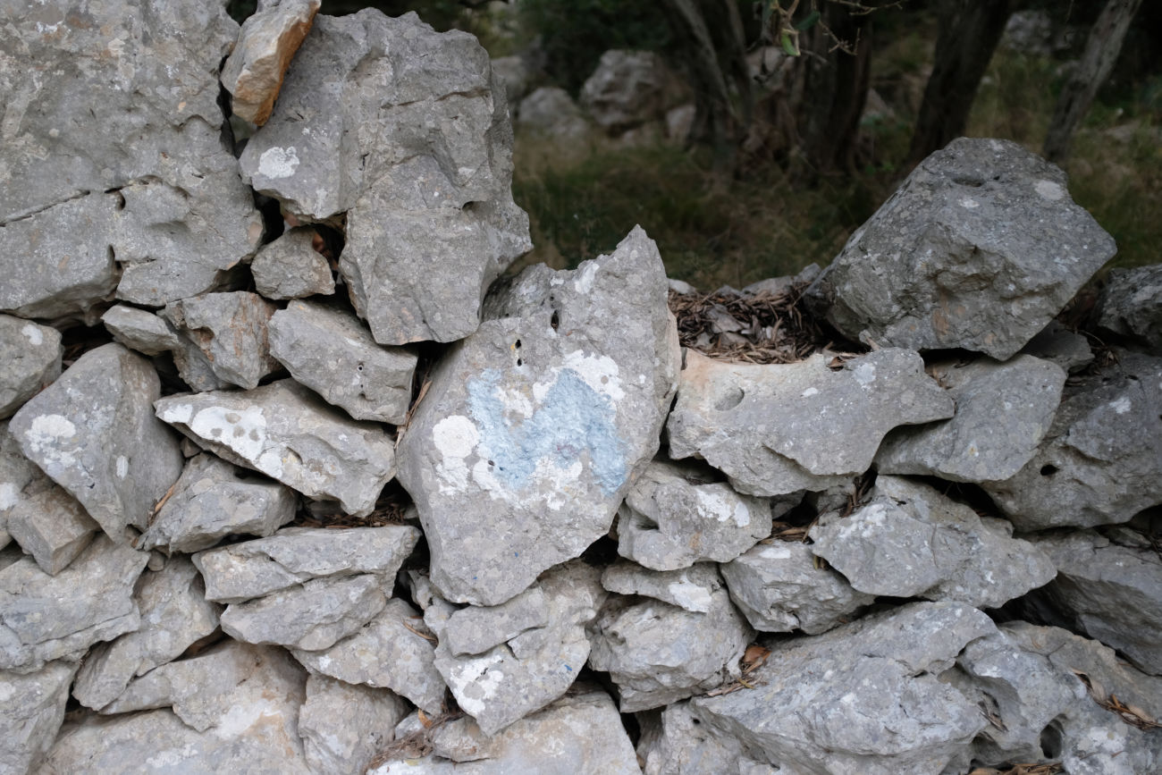 übermaltes Wegzeichen