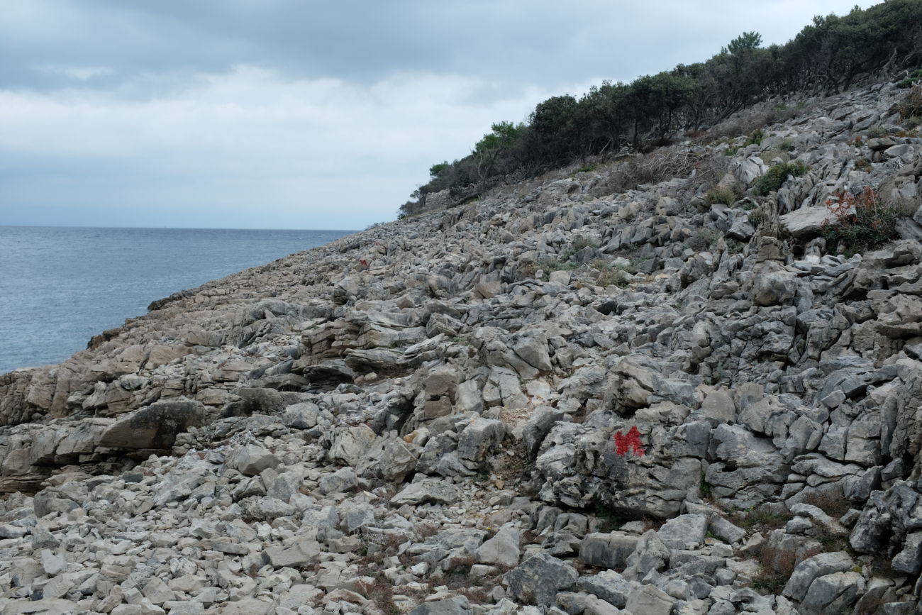 rote Wegmarkierungen