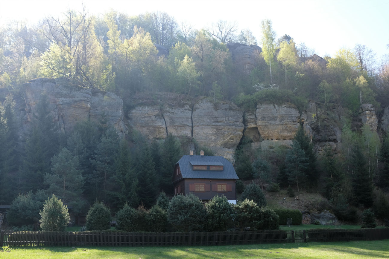 Haus an den Felsen