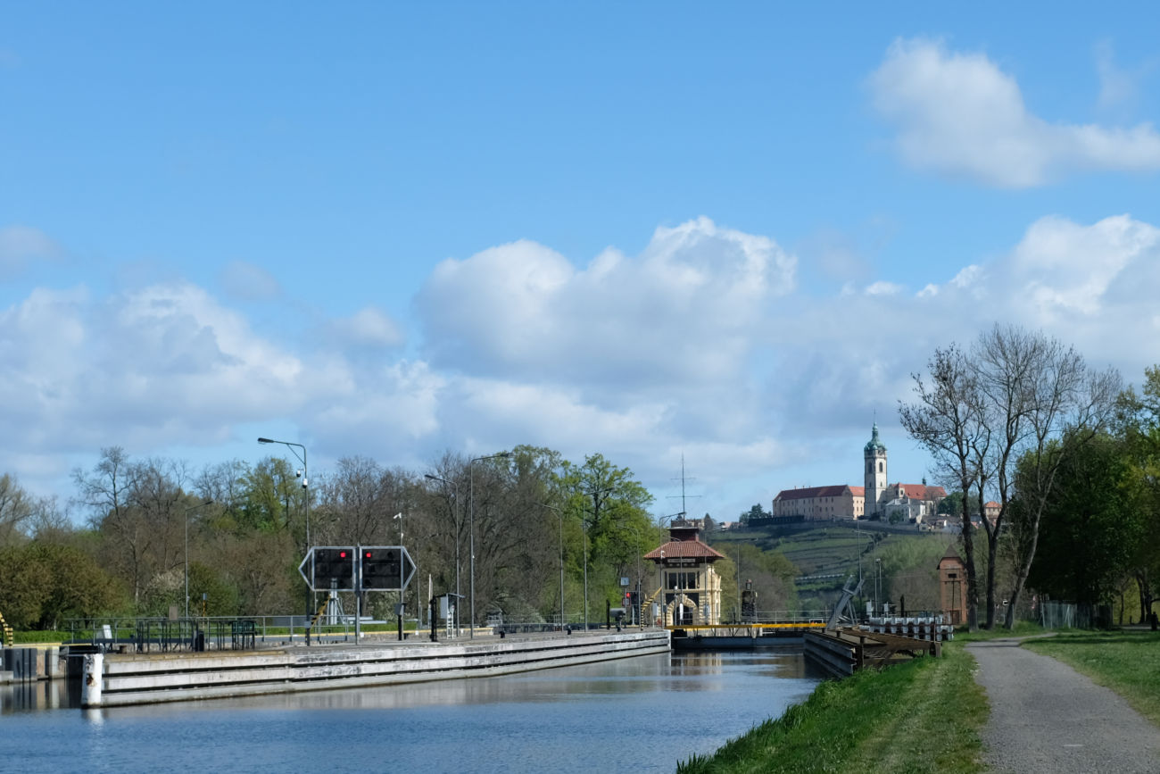 Schleuse und Burg M&ecaron;ln&iacute;k